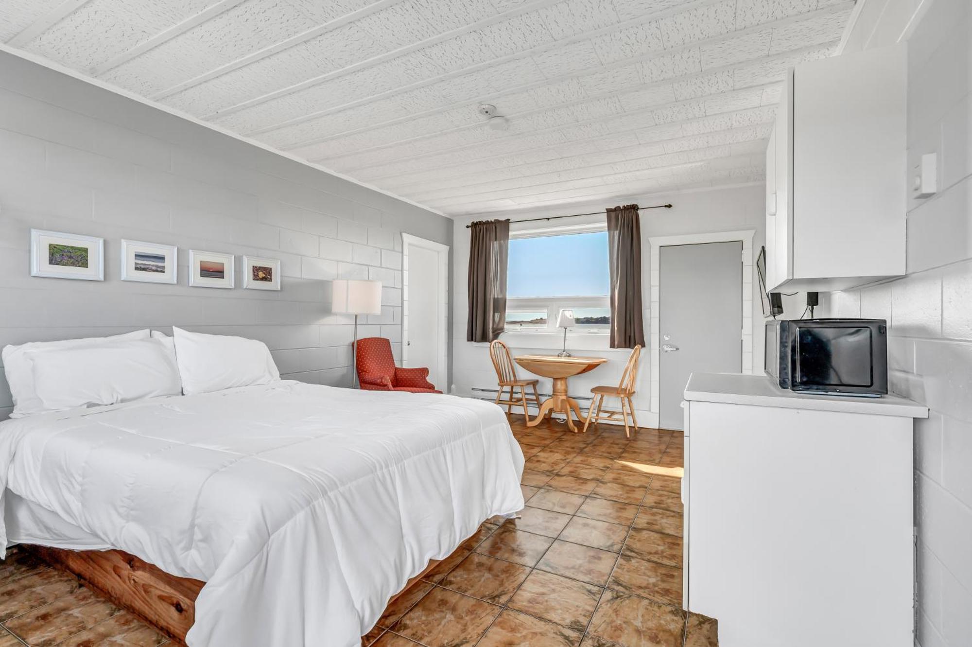 Cape View Motel & Cottages Mavilette Room photo